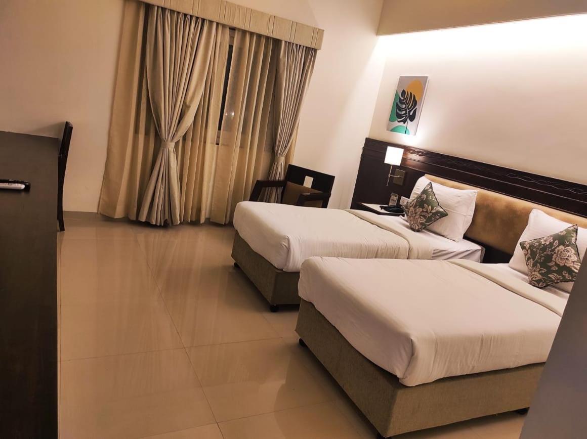The Pavillion Hotel Kolhapur Dış mekan fotoğraf